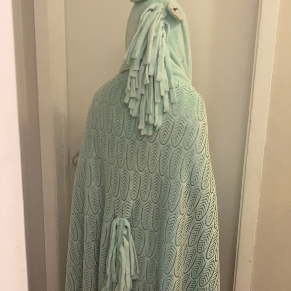 Unicorn wrap around blanket - Picture 3 of 4